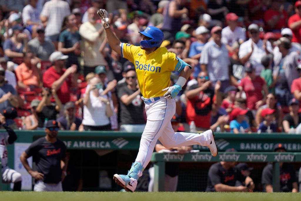 The Red Sox will be wearing yellow and blue uniforms on Patriots