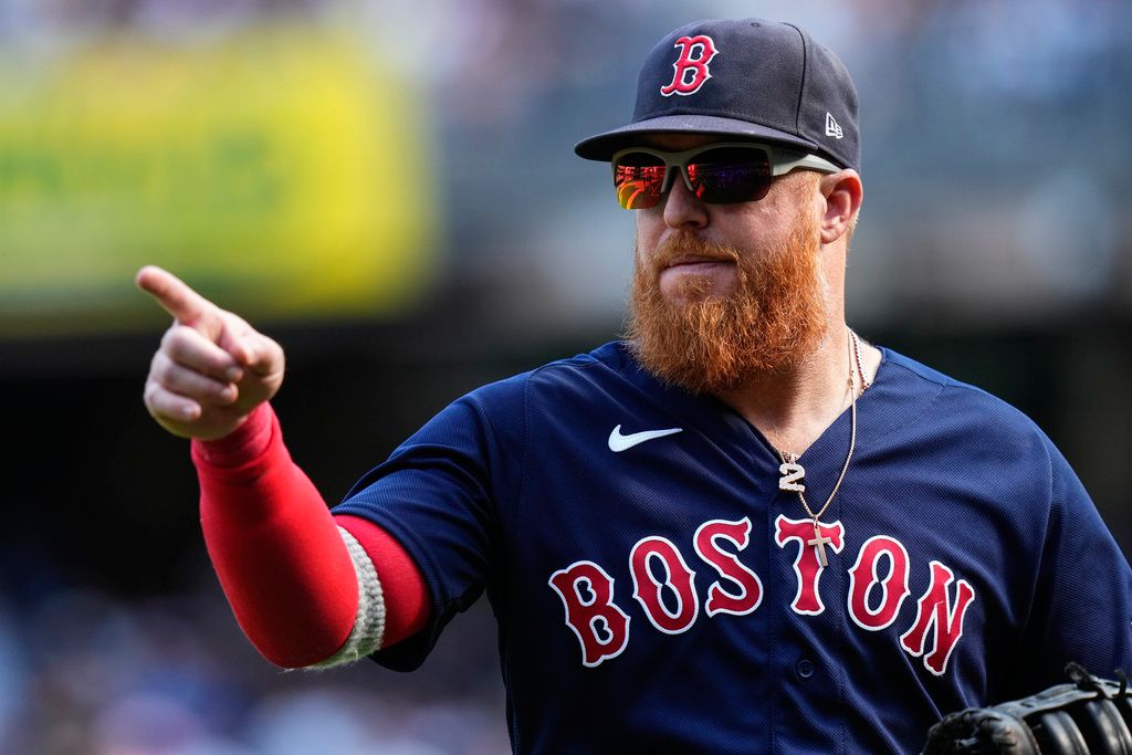 Justin Turner, Red Sox hand Yankees eighth straight loss