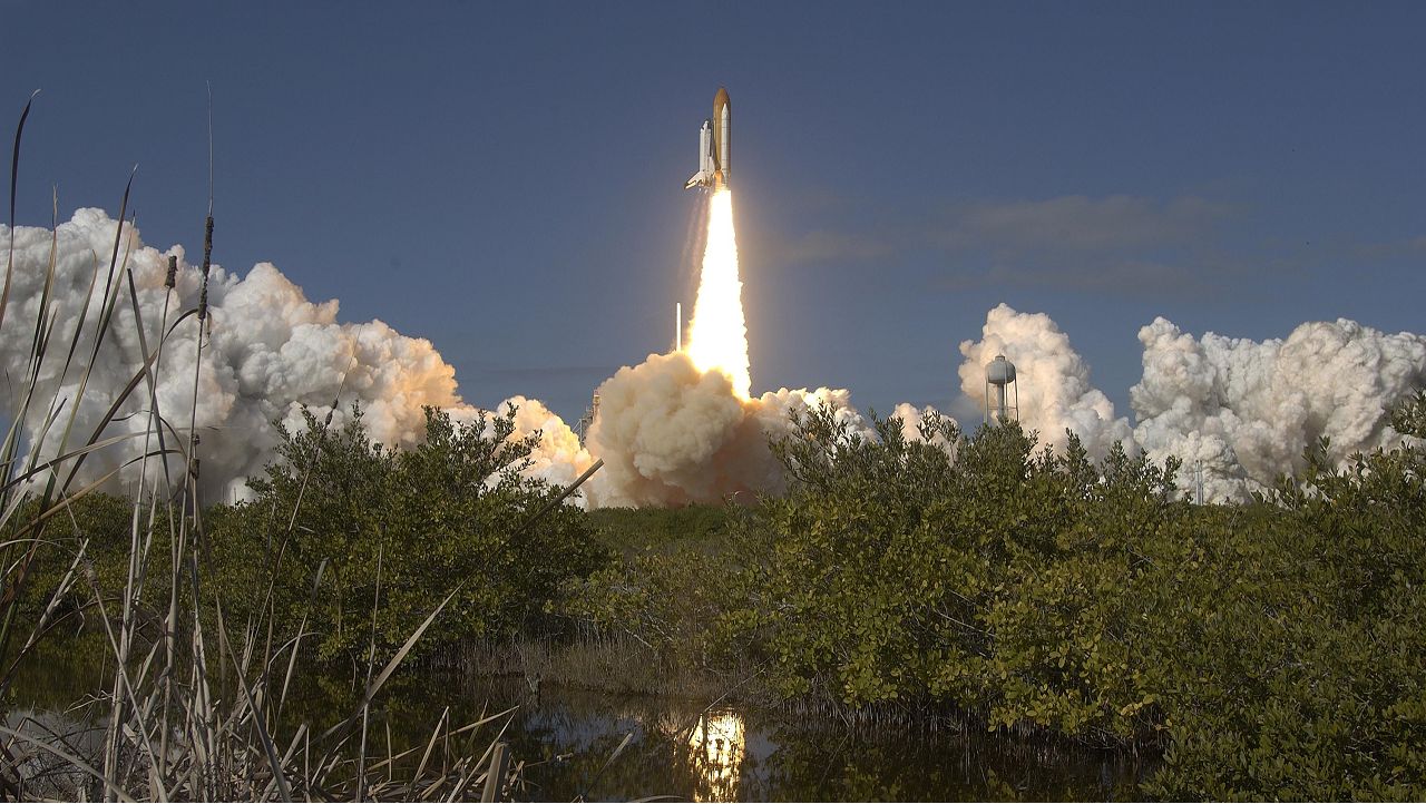 space shuttle wreckage photos 2003