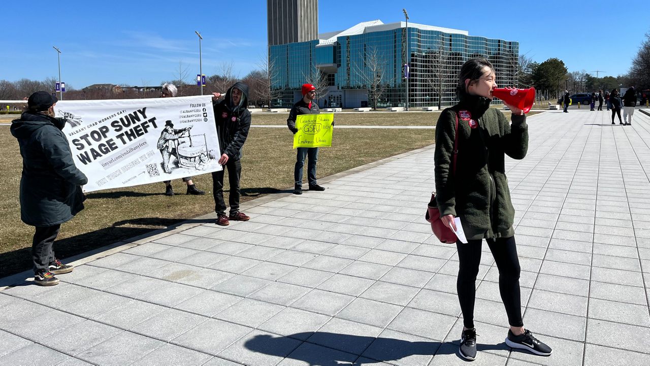 Graduate workers advocate to end SUNY & CUNY fees in budget - Vimarsana News