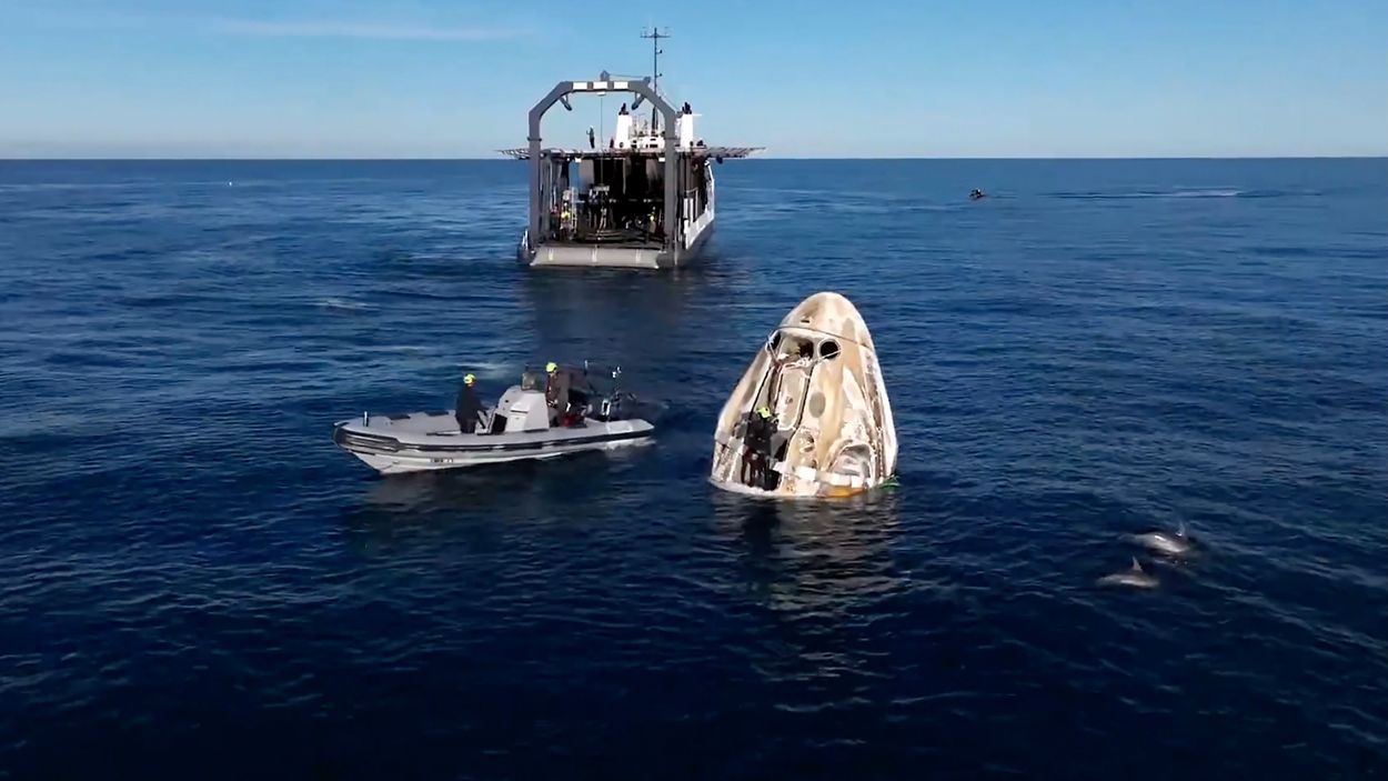 Wilmore, Williams return home with Crew-9 splashdown