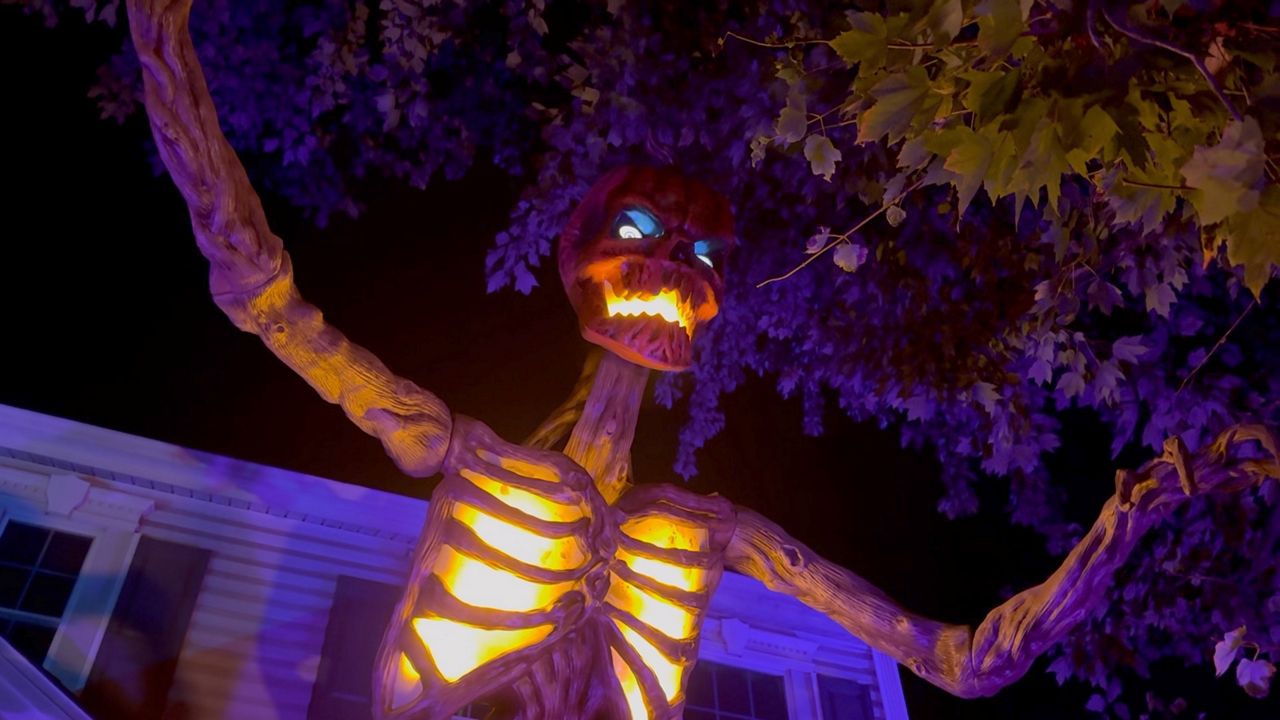 12 foot rotten patch skeleton