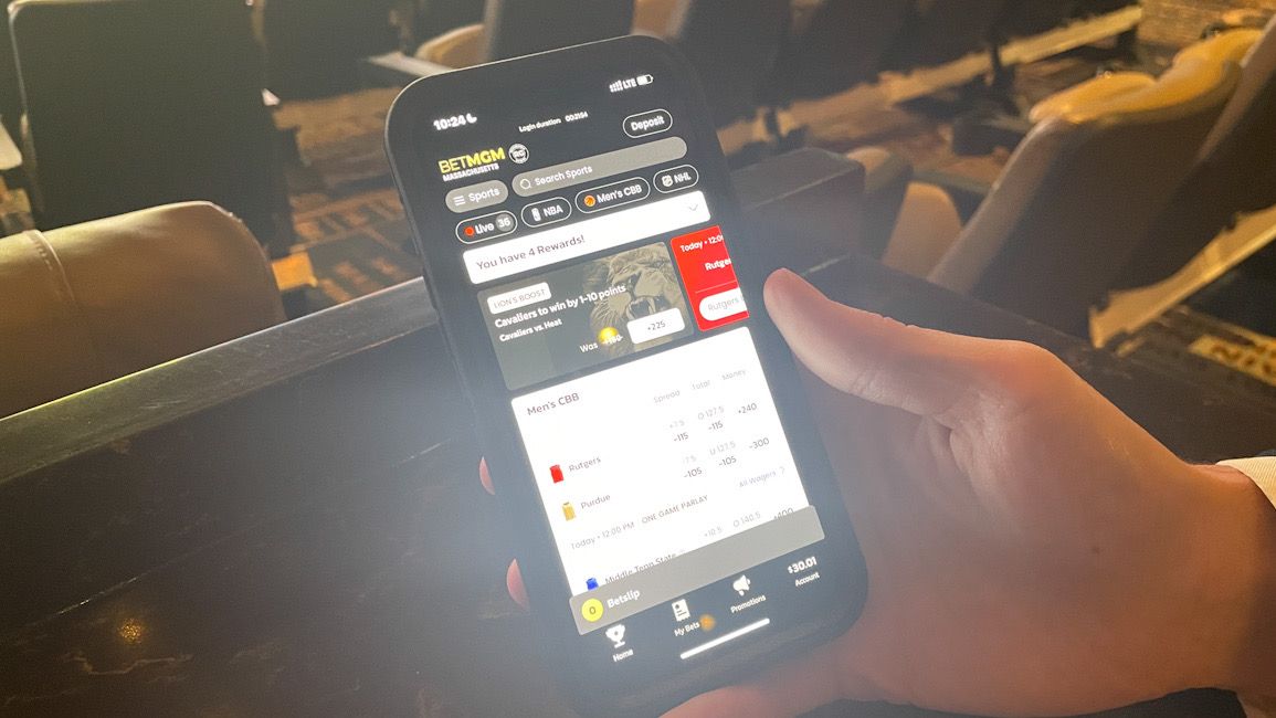 Sportsbooks Launch Mobile Betting Apps in Massachusetts