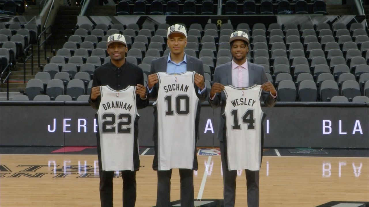 Spurs draft picks: San Antonio selects Jeremy Sochan, Malaki Branham, Blake  Wesley in 2022 NBA Draft - DraftKings Network