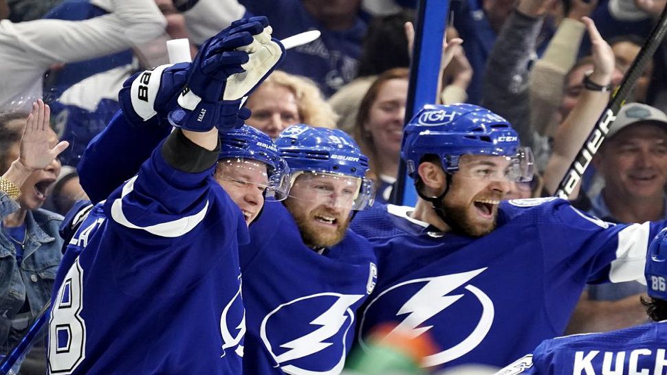 Ondrej Palat helps Bolts force Game 6 with clutch goal late in