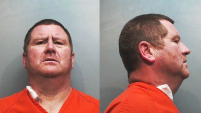 Homicide suspect Stewart Mettz appears in an official booking photo. (Hays Co. Jail)