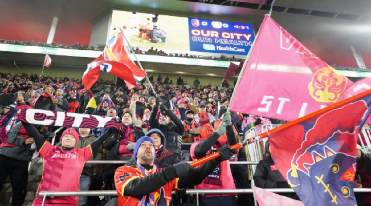 Soccer fans pack St. Louis' CityPark stadium for debut match