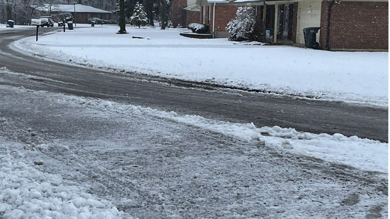 Snow in West County (Gregg Palermo/Spectrum News)