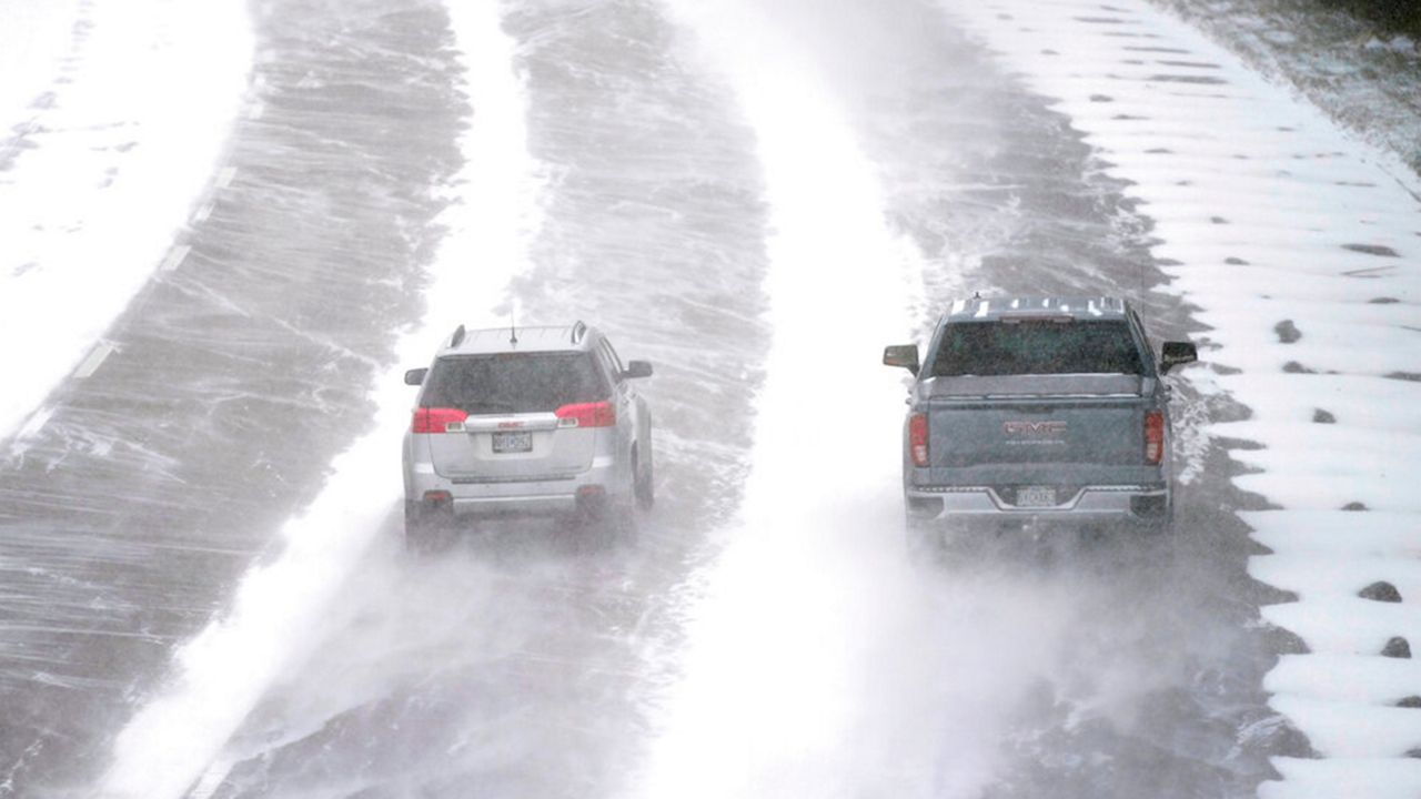 St. Louis pretreating roads ahead of this week's snow