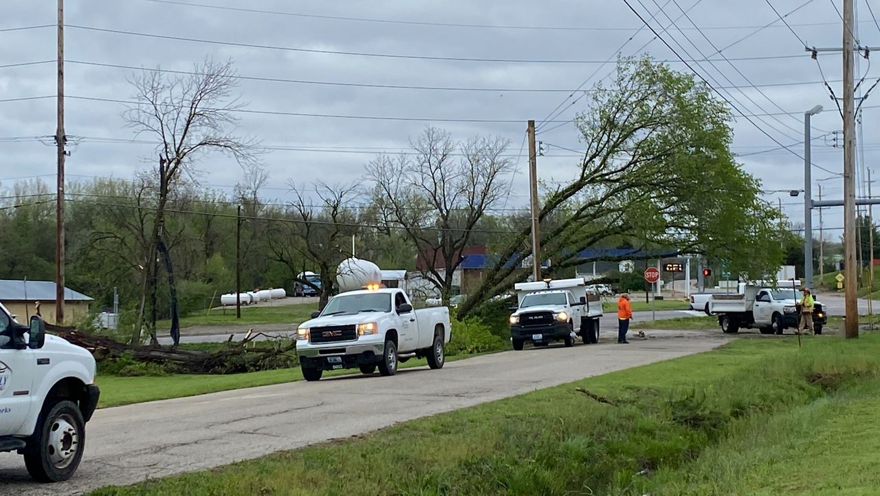 Crews repair damage following Saturday night storms in Pevely, Missouri. (Spectrum News/Becky Willeke)