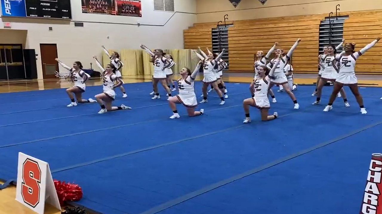 Strawberry Crest Christmas Break 2022 S0V9-Czcdah97M