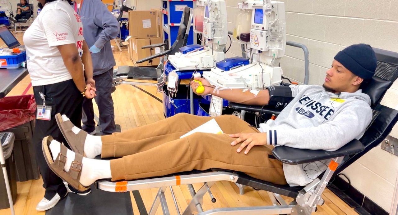 High schoolers run Kenosha blood drive
