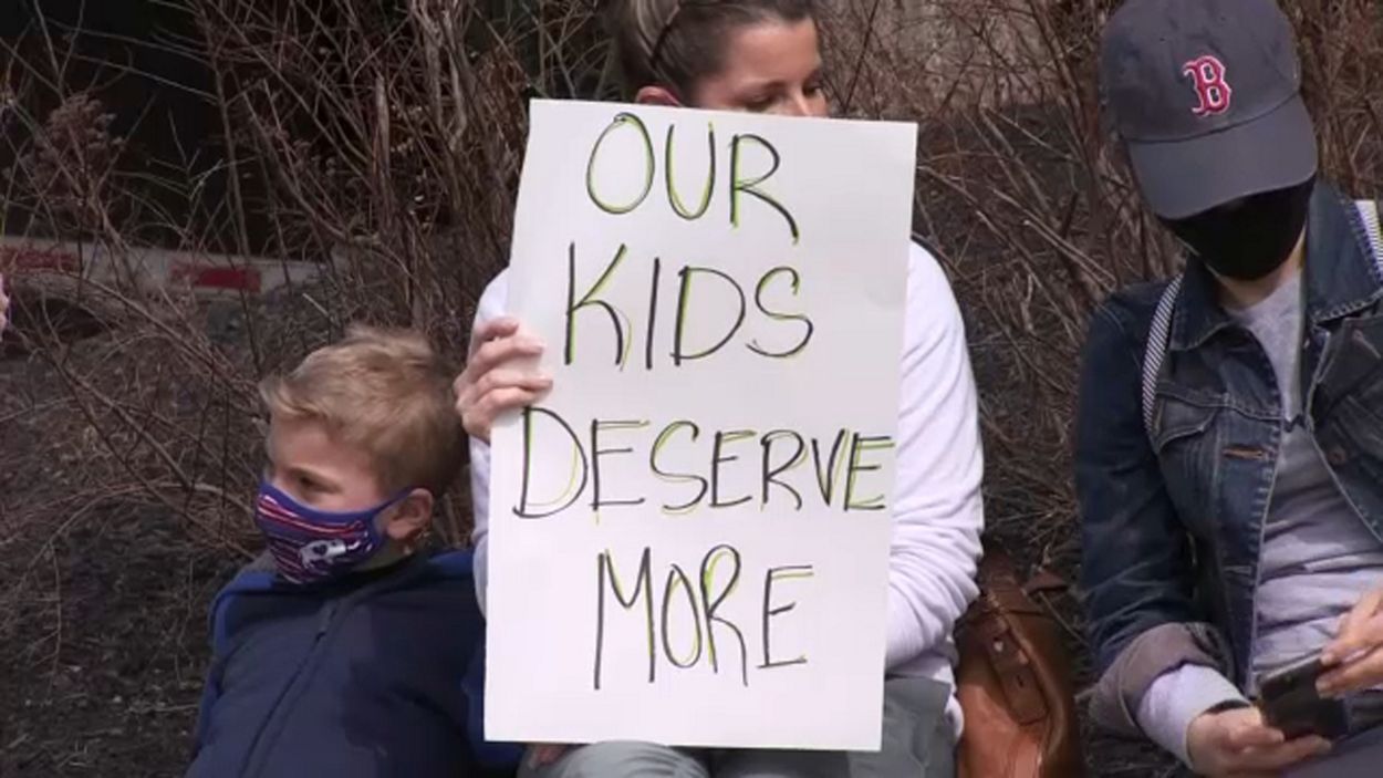 WNY Parents Call for Schools to Fully Reopen at Rally
