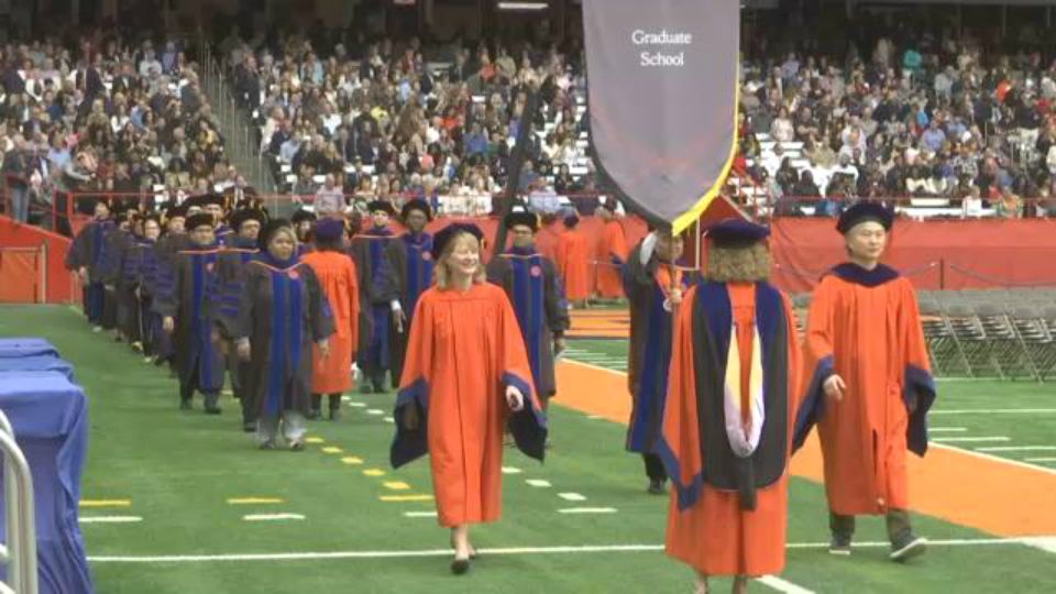 Largest Class Yet Graduates From Syracuse University