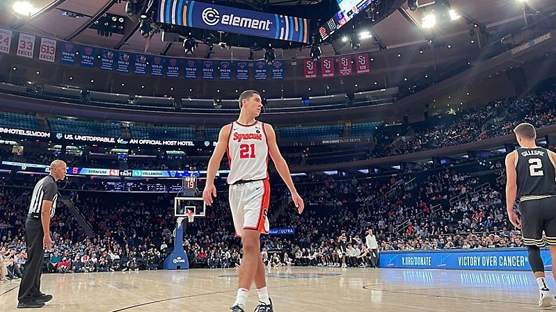 Syracuse forward Cole Swider (21) scored just five points against his former teammates in SU's 67-53 loss to No. 6 Villanova at Madison Square Garden Tuesday night.