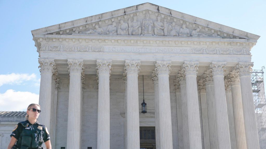 Supreme Court allows a rule limiting pollution from coal-fired power plants to remain in effect