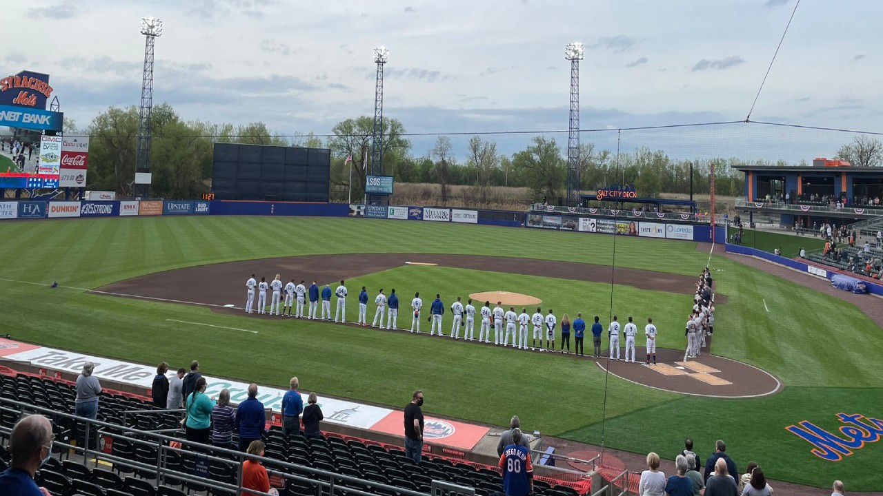 Syracuse Mets - It's Christmas in July and this game has