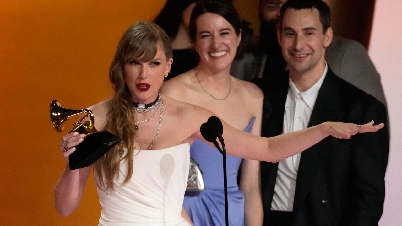 Taylor Swift Wins Album Of The Year At Grammys For 4th Time