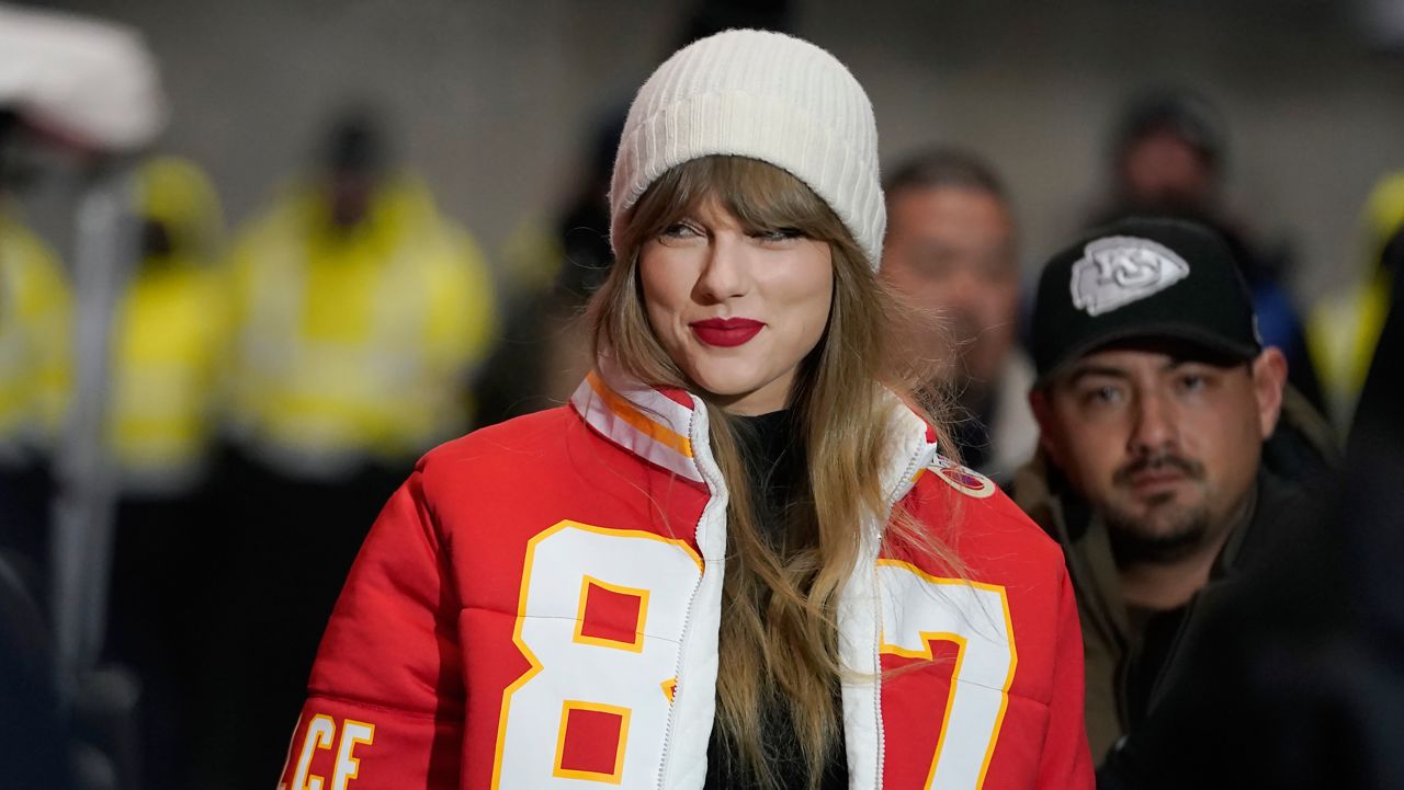 Wife of 49ers FB Kyle Juszczyk becomes designing star thanks to Taylor Swift