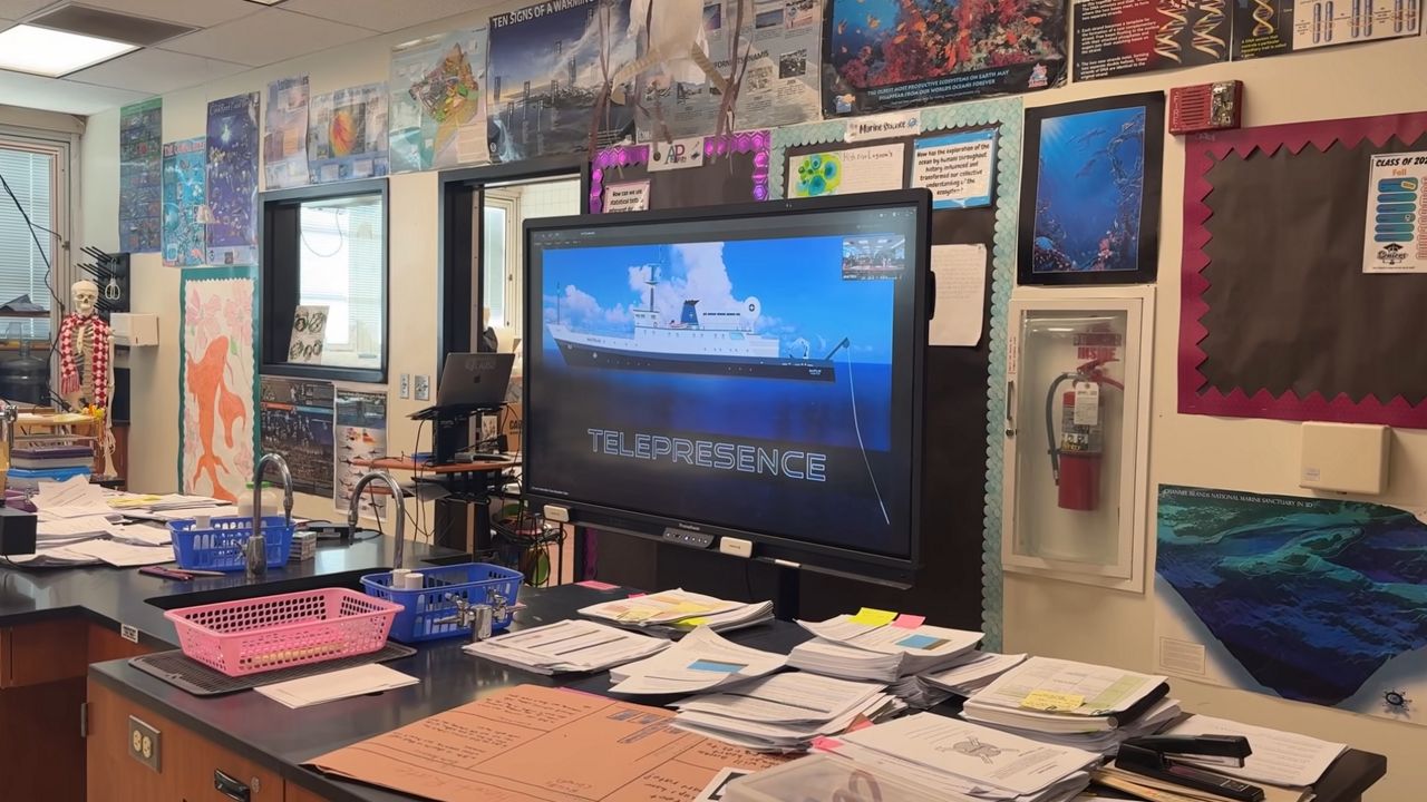 LAUSD teacher brings real-life ocean exploration into classrooms around the world, including her own