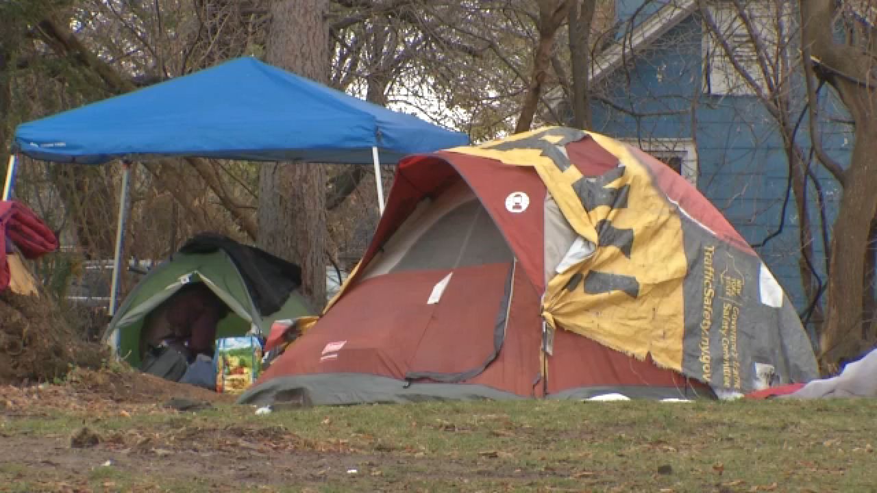 City of Rochester clears Loomis Street homeless encampment