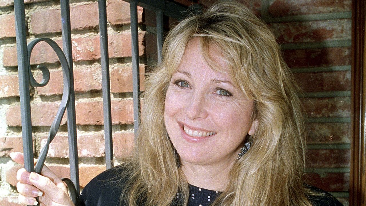 American actress Teri Garr is seen in this April 1987 photo in Los Angeles, California. (AP Photo/Mark Terrill)