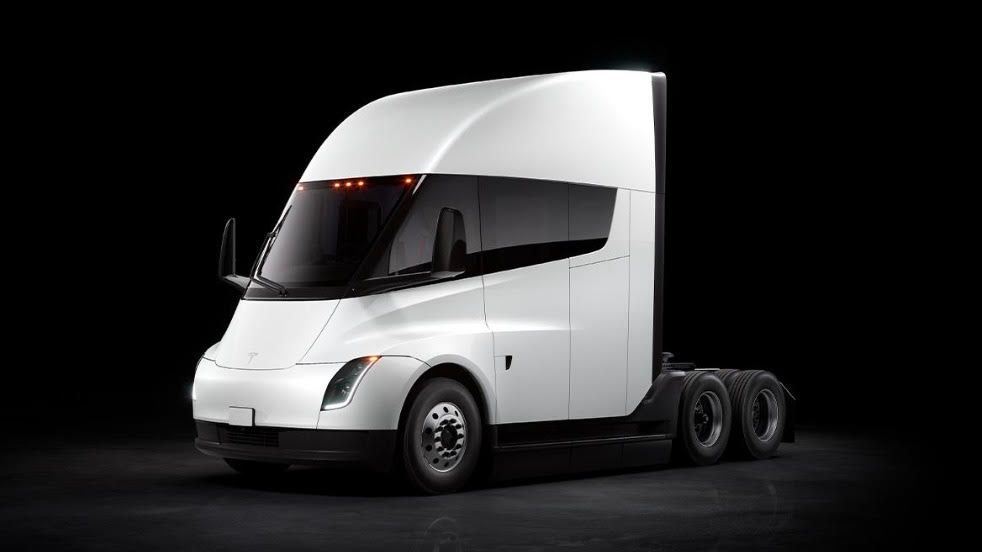 Tesla (finally) delivers first electric Semi