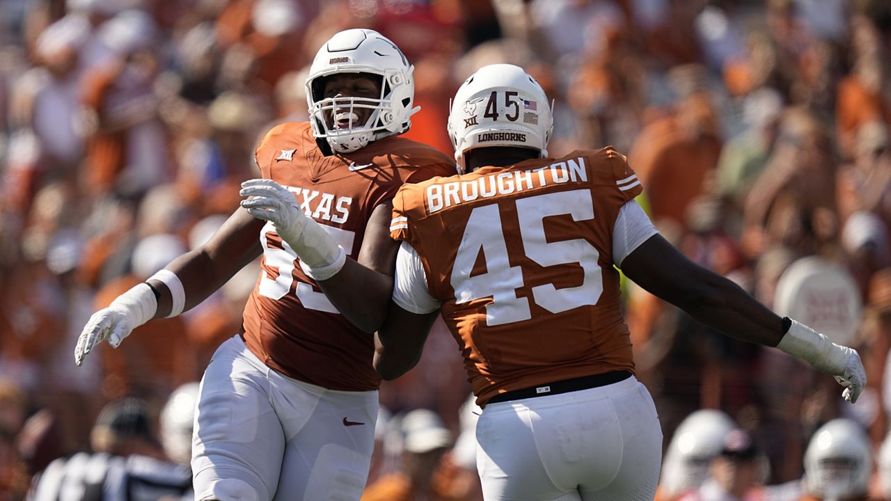 Texas Longhorns Football Team: Does Texas have one of the best Offensive  Lines in College Football?