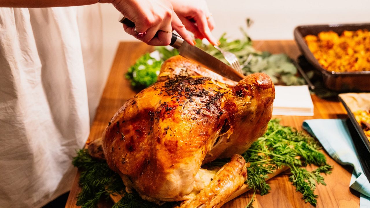 There are plenty of delicious Thanksgiving options for those who prefer not to cook. (Image by Claudio Schwarz via Unsplash)