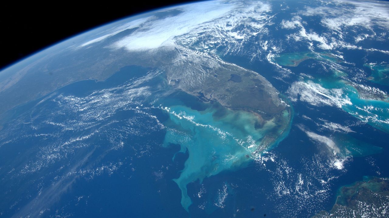 Una foto de la NASA desde el espacio muestra las secuelas del huracán Ian