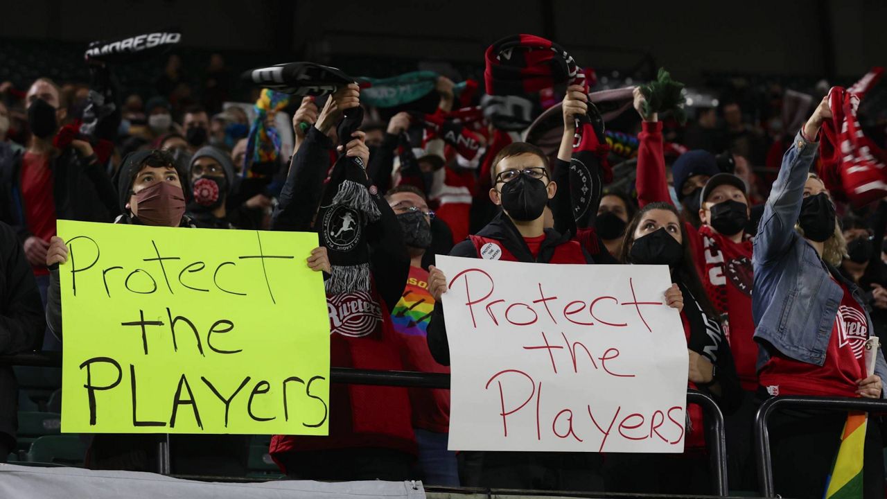 nwsl fans protesting