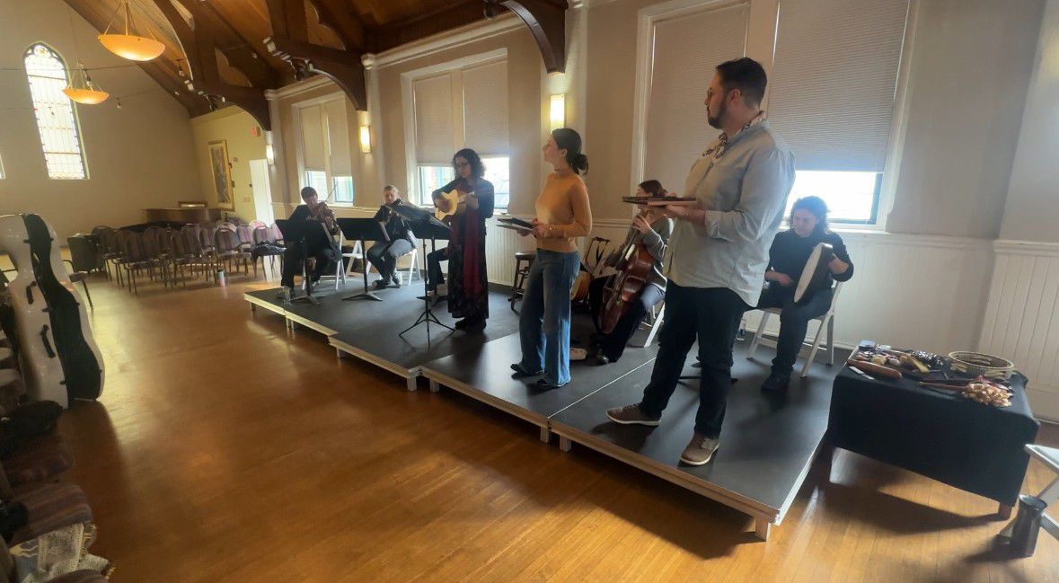 'Kids might not have toys': Christmas concert to help families affected by immigration crackdown