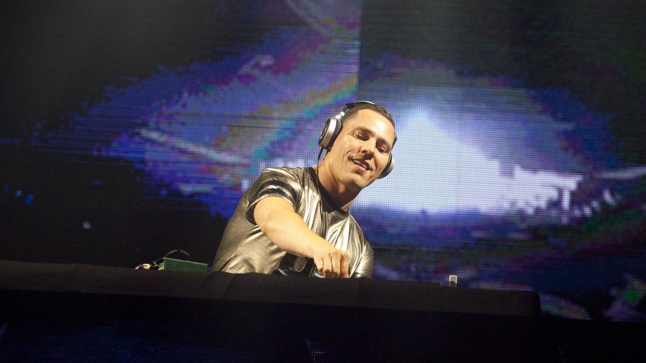 DJ Tiësto is pulling out of Super Bowl for family reasons