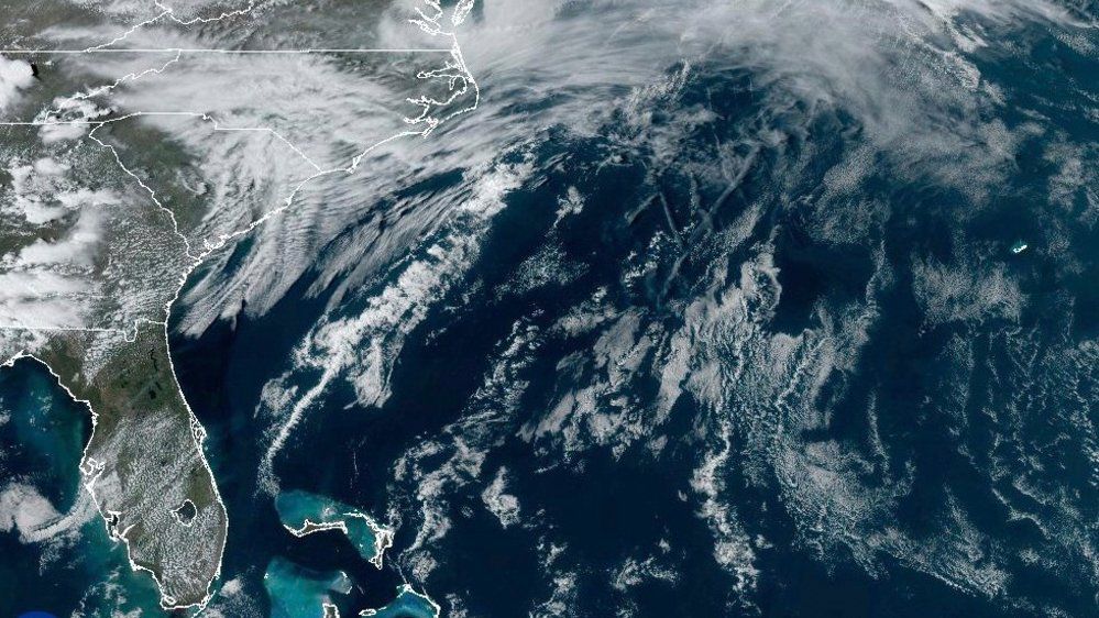 Esta imagen satelital de la NOAA muestra la formación de una megatormenta que empezará el viernes.