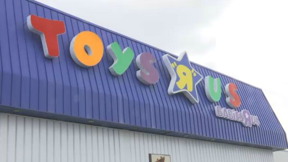 Toys R Us sign