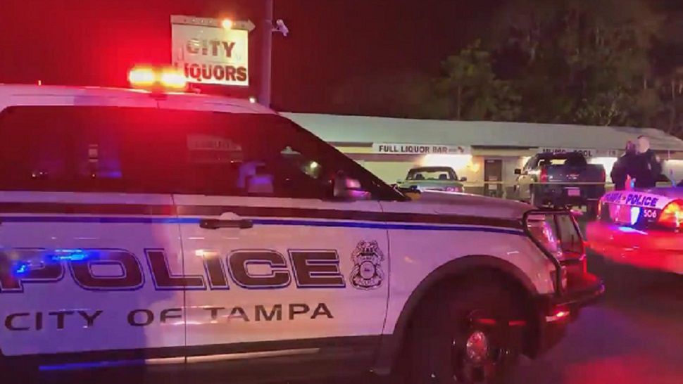 1 Dead 1 Hurt In Shooting Outside Tampa Liquor Store