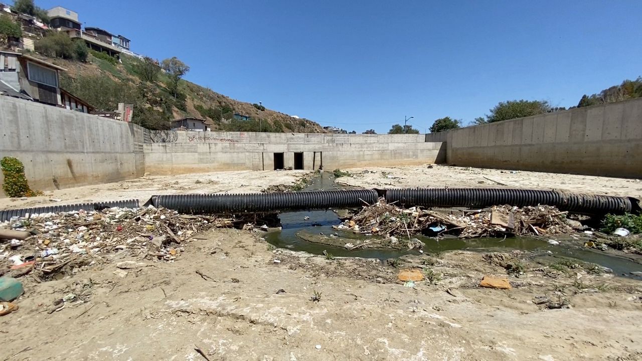 New 'trash boom' in Mexico stops flow of trash into ocean