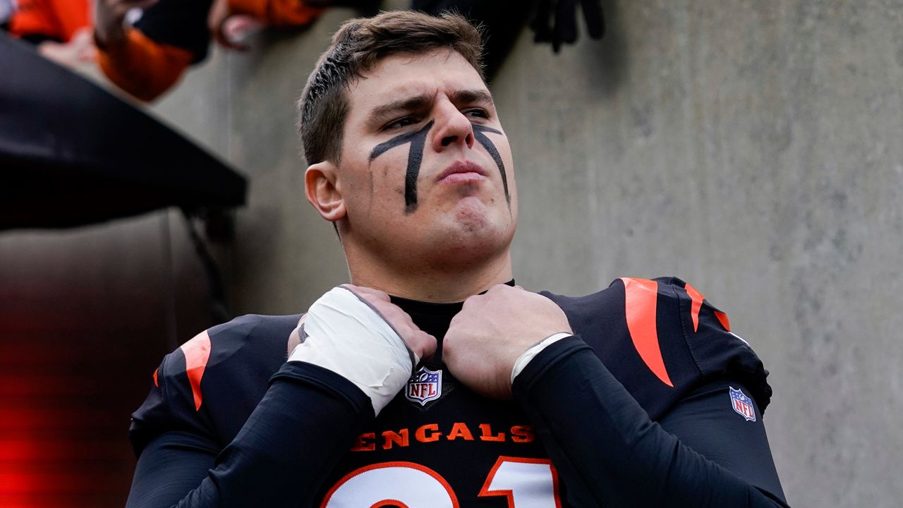 Trey Hendrickson signs extension with the Bengals