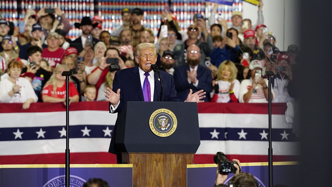 Trump Pushes Economic Record in Kentucky Visit Ahead of Midterms
