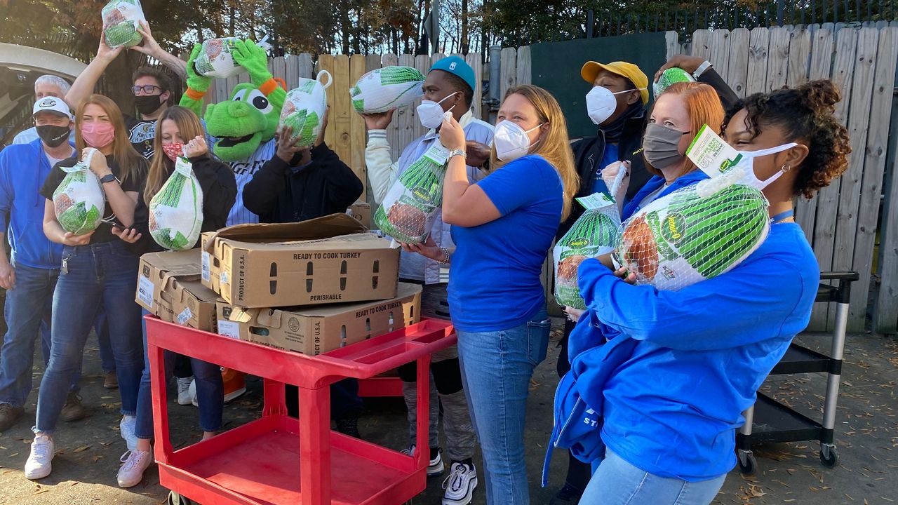 Charlotte Knights donating turkeys