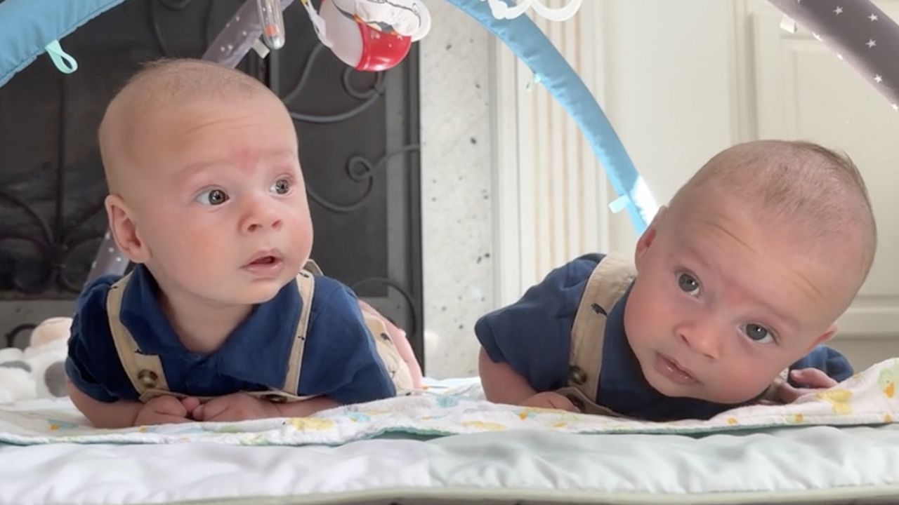 Banks and Bennett Gerber are twins, who experienced Twin-To-Twin Syndrome. (Spectrum News 1/Ashley Van Havere)