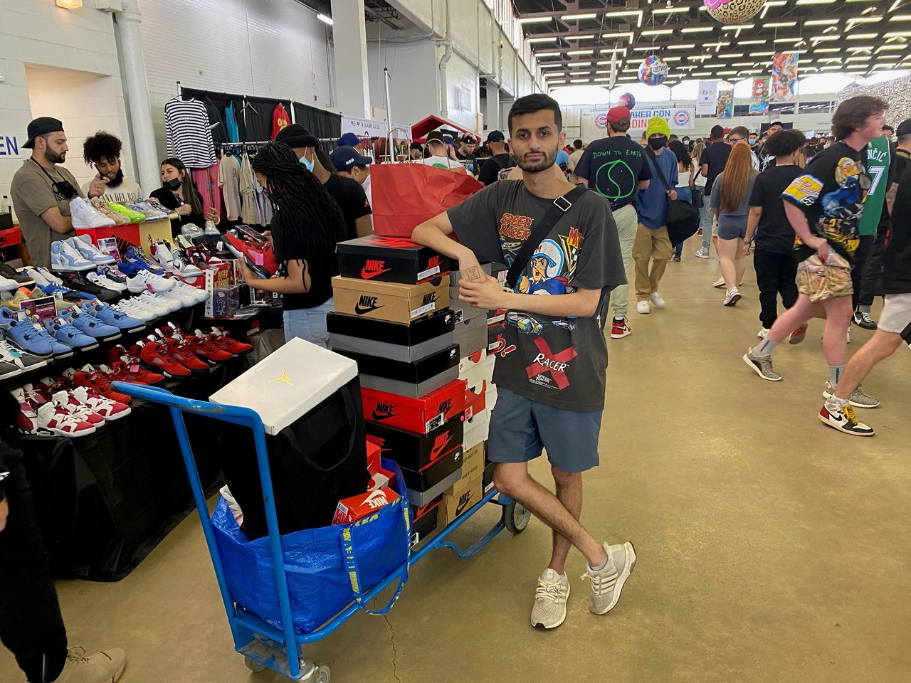 Sneaker Con returns, thousands flock to Dallas Market Hal