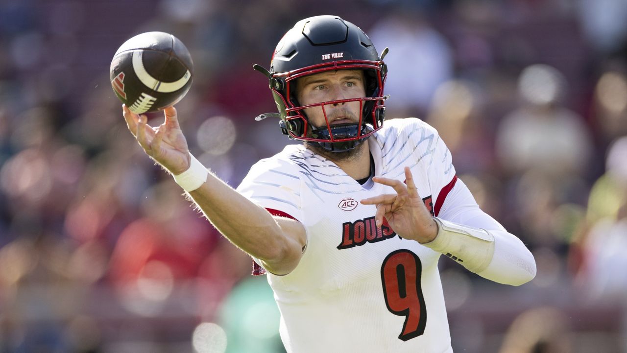 Louisville's Tyler Shough one of 3 Comeback Player of the Year Award winners