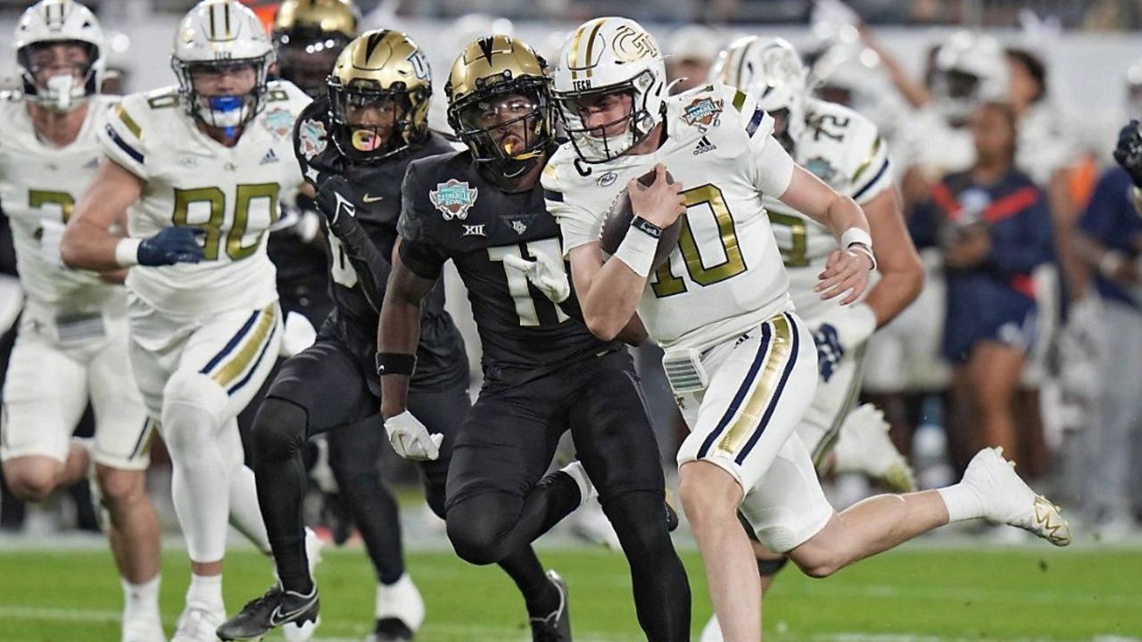 Ucf Falls To Georgia Tech 30 17 In Gasparilla Bowl