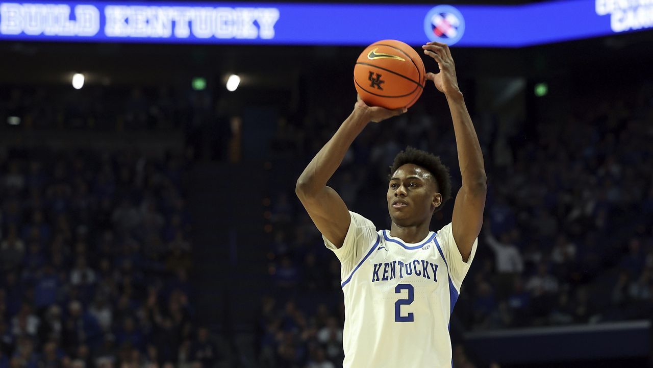 Robinson’s 22 points lead No. 8 Kentucky over No. 11 Texas A&M