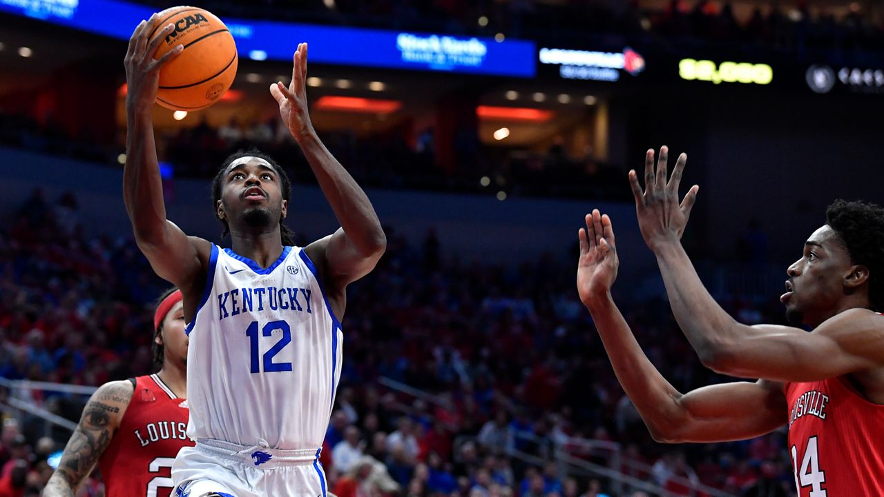 Antonio Reeves scores 30, No. 9 Kentucky blows out rival Louisville 95-76 in Bluegrass showdown