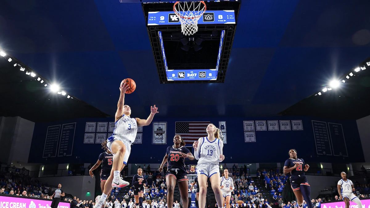 Amoore, Lawrence boost No. 15 Kentucky women over Auburn