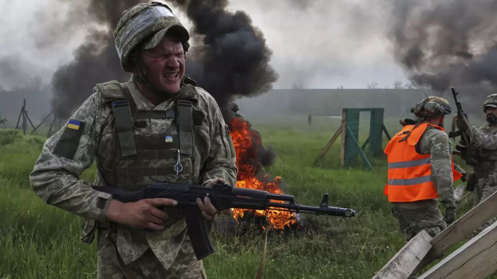 Ukrainian servicemen engaged in military training in the Zaporizhzhia region, Ukraine, Monday, May 26, 2025. (Associated Press/Andriy Andriyenko)
