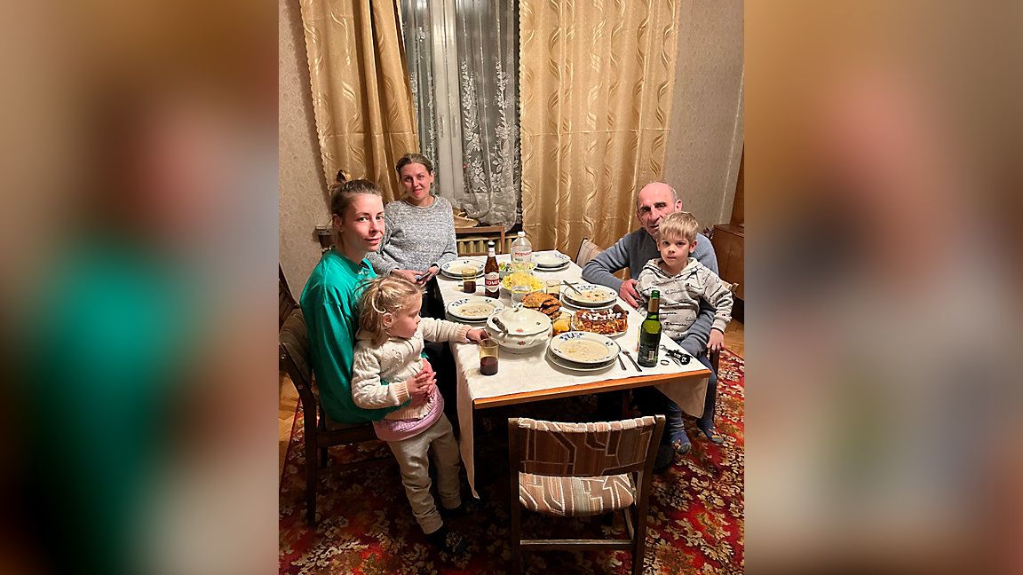 Orange County family houses Ukrainian family in Poland - Vimarsana News
