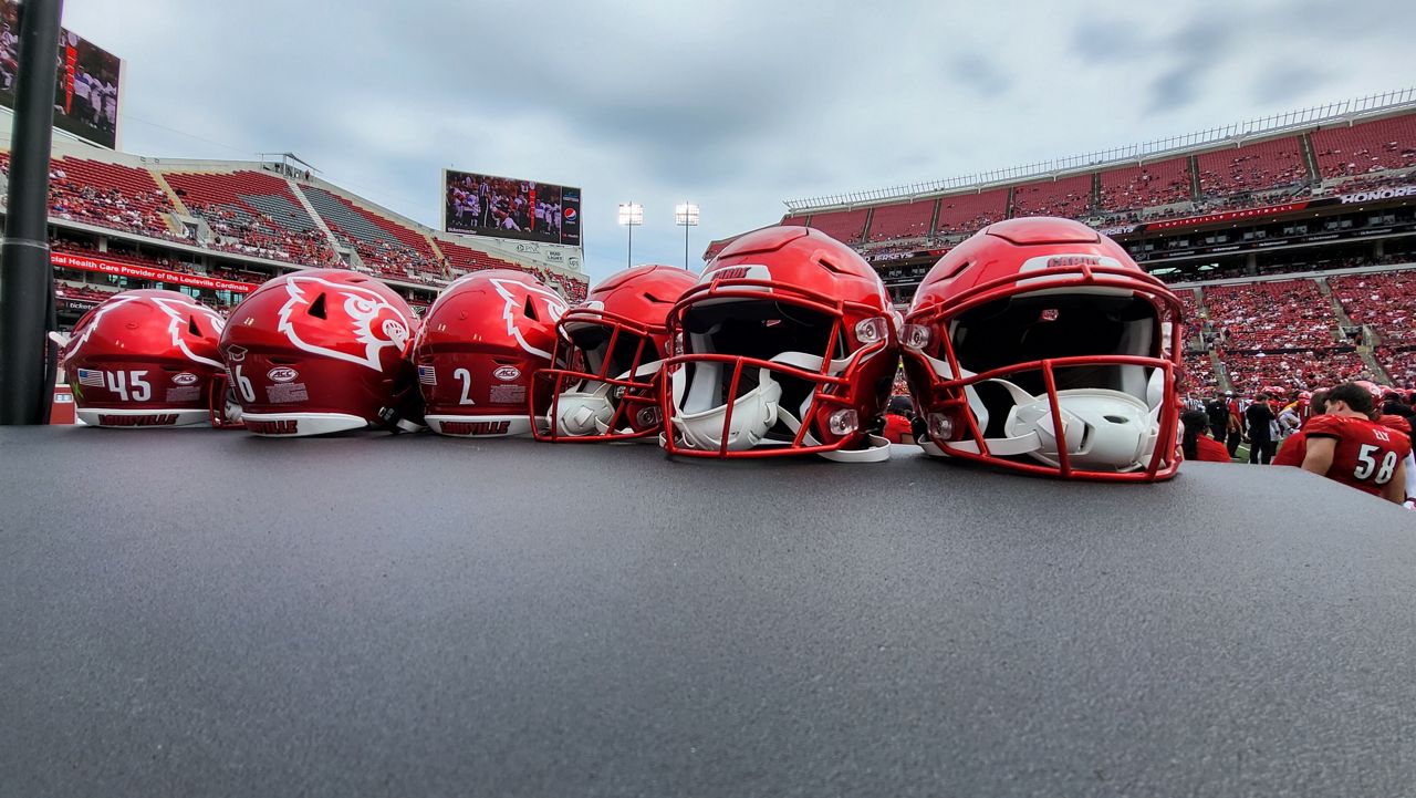 'Seismic' or 'absolutely horrible'? Helmet communication in major college football is here